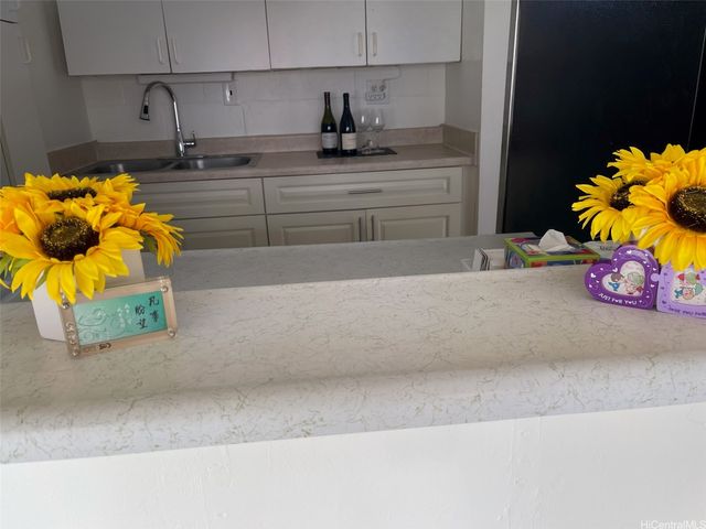 1121 Ala Napunani Street 501, Honolulu, HI 96818