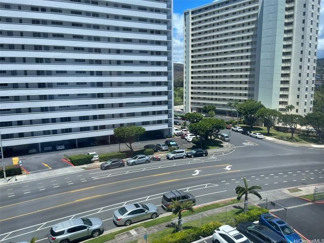 1121 Ala Napunani Street 501, Honolulu, HI 96818