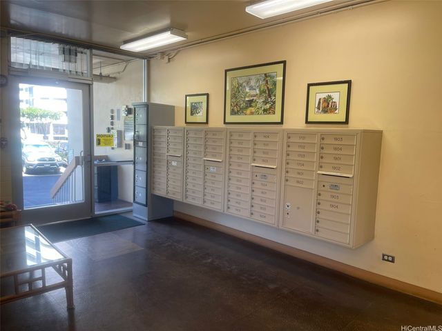 1121 Ala Napunani Street 501, Honolulu, HI 96818