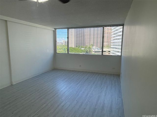1121 Ala Napunani Street 501, Honolulu, HI 96818