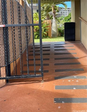 1121 Ala Napunani Street 501, Honolulu, HI 96818