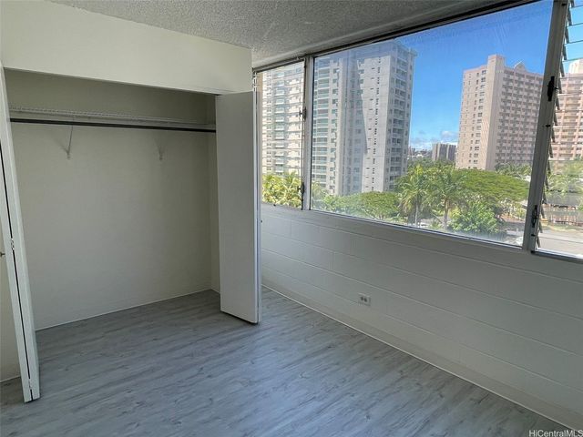 1121 Ala Napunani Street 501, Honolulu, HI 96818