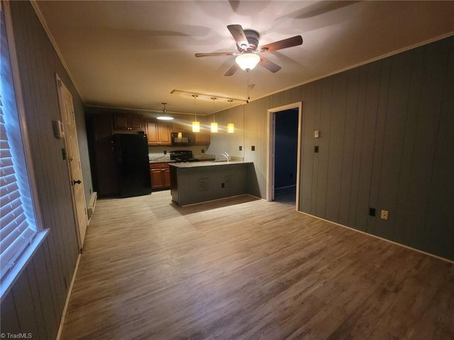 4295 Brownsboro Road 03, Winston-salem, NC 27106