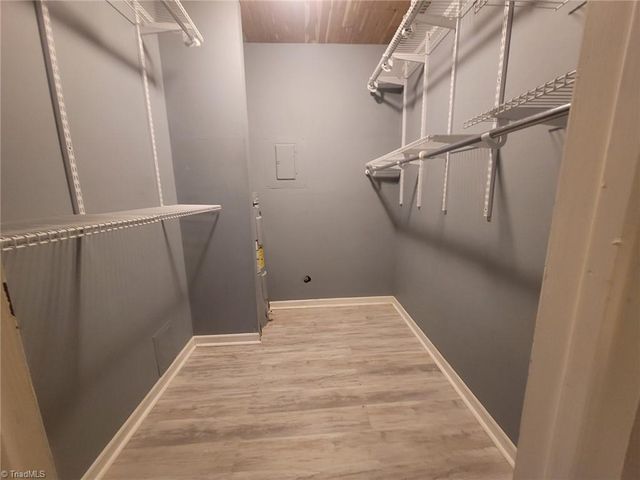 4295 Brownsboro Road 03, Winston-salem, NC 27106