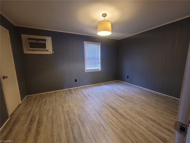 4295 Brownsboro Road 03, Winston-salem, NC 27106