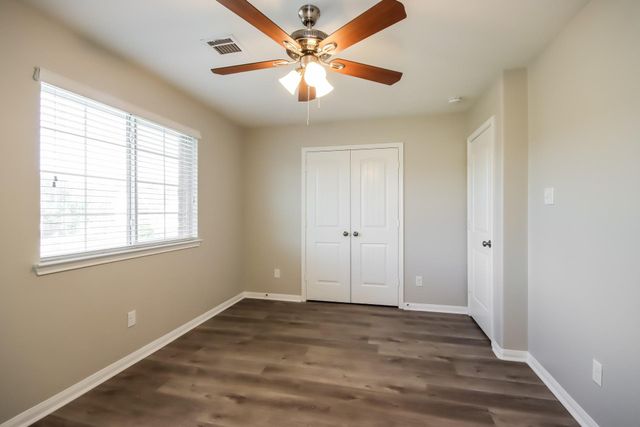 261 Kellyn Court, Conroe, TX 77306