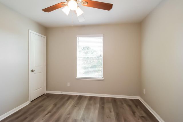 261 Kellyn Court, Conroe, TX 77306