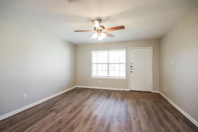 261 Kellyn Court, Conroe, TX 77306