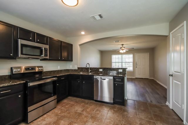 261 Kellyn Court, Conroe, TX 77306