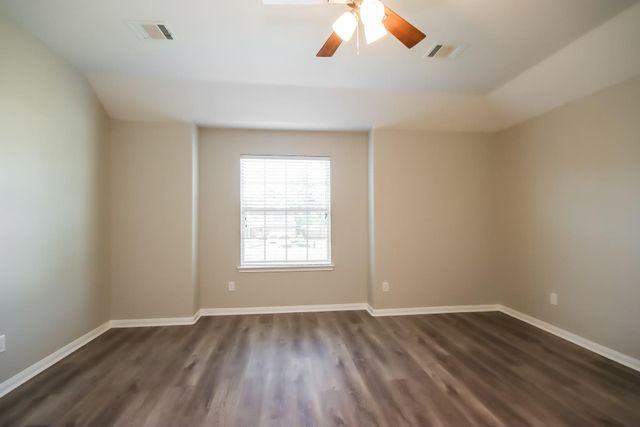 261 Kellyn Court, Conroe, TX 77306
