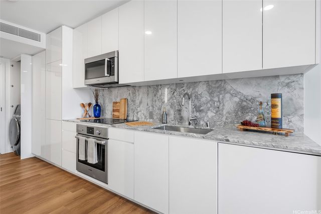 987 Queen Street 2809, Honolulu, HI 96814