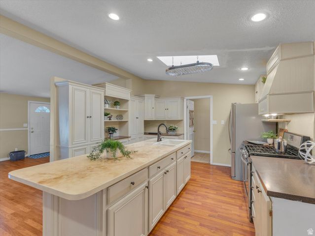 5173 S 2825 W, Roy, UT 84067