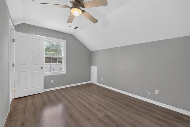 207 W North Avenue, Belton, MO 64012