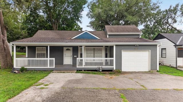 207 W North Avenue, Belton, MO 64012