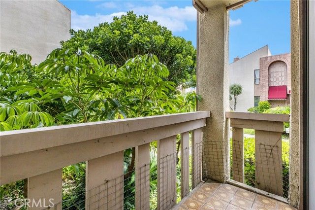5216 Yarmouth 105, Encino (los Angeles), CA 91316