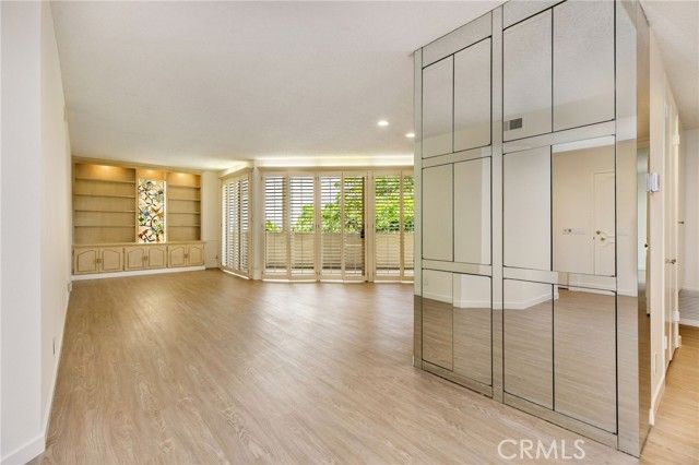5216 Yarmouth 105, Encino (los Angeles), CA 91316