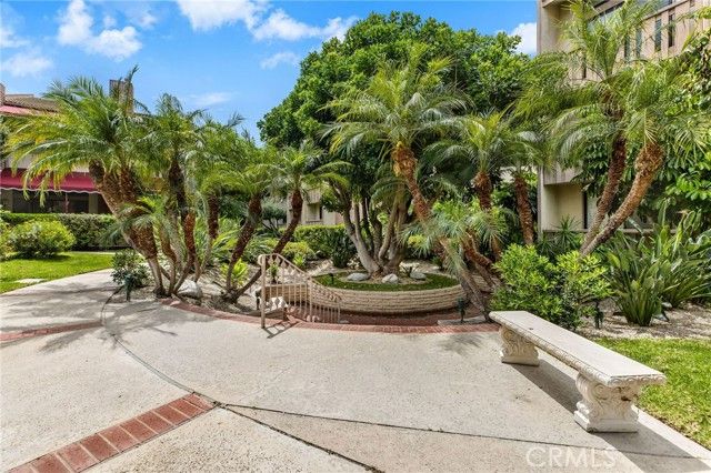 5216 Yarmouth 105, Encino (los Angeles), CA 91316
