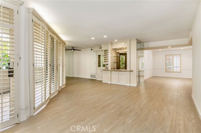 5216 Yarmouth 105, Encino (los Angeles), CA 91316