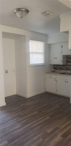 626 W Kenedy Ave, Kingsville, TX 78363