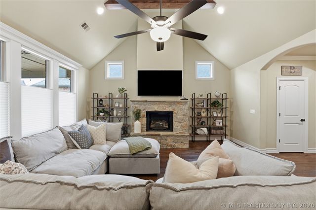 7917 N 146th East Avenue, Owasso, OK 74055