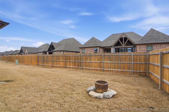 7917 N 146th East Avenue, Owasso, OK 74055