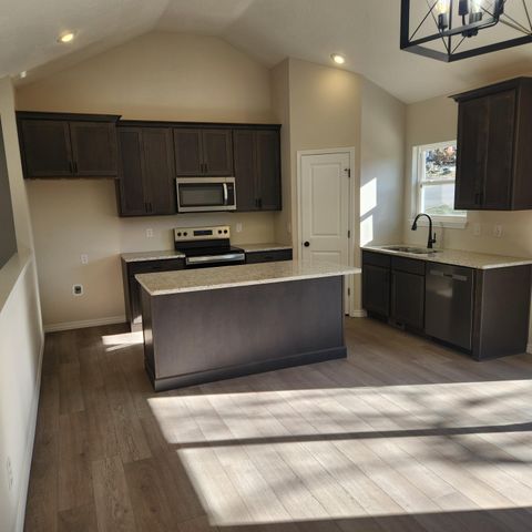 806 E Elm Street, Ozark, MO 65721