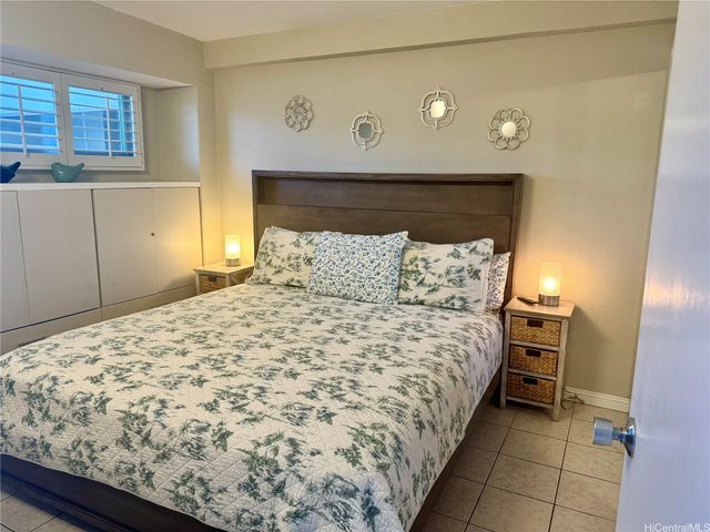 2440 Kuhio Avenue 1608, Honolulu, HI 96815