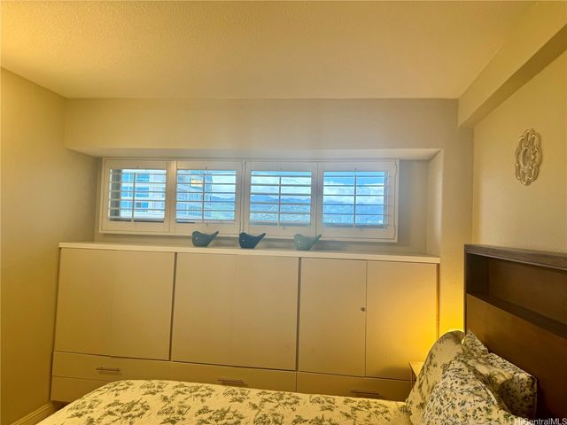 2440 Kuhio Avenue 1608, Honolulu, HI 96815