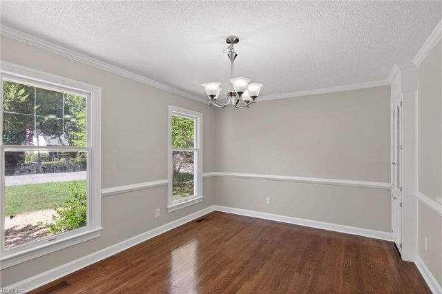 118 Sandpiper ST, Newport News, VA 23602