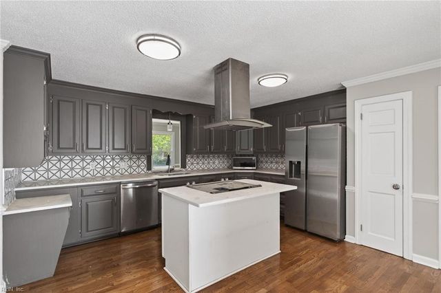 118 Sandpiper ST, Newport News, VA 23602