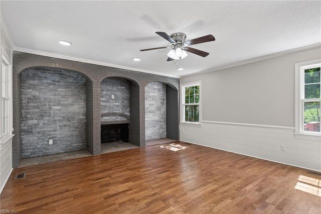 118 Sandpiper ST, Newport News, VA 23602