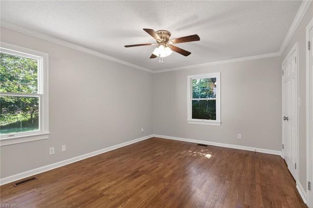 118 Sandpiper ST, Newport News, VA 23602