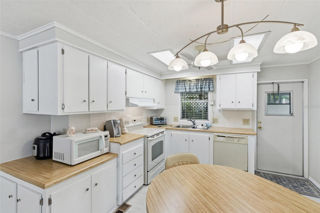 3073 LONGVIEW LANE, North Fort Myers, FL 33917