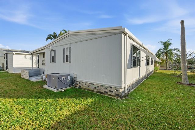 3073 LONGVIEW LANE, North Fort Myers, FL 33917