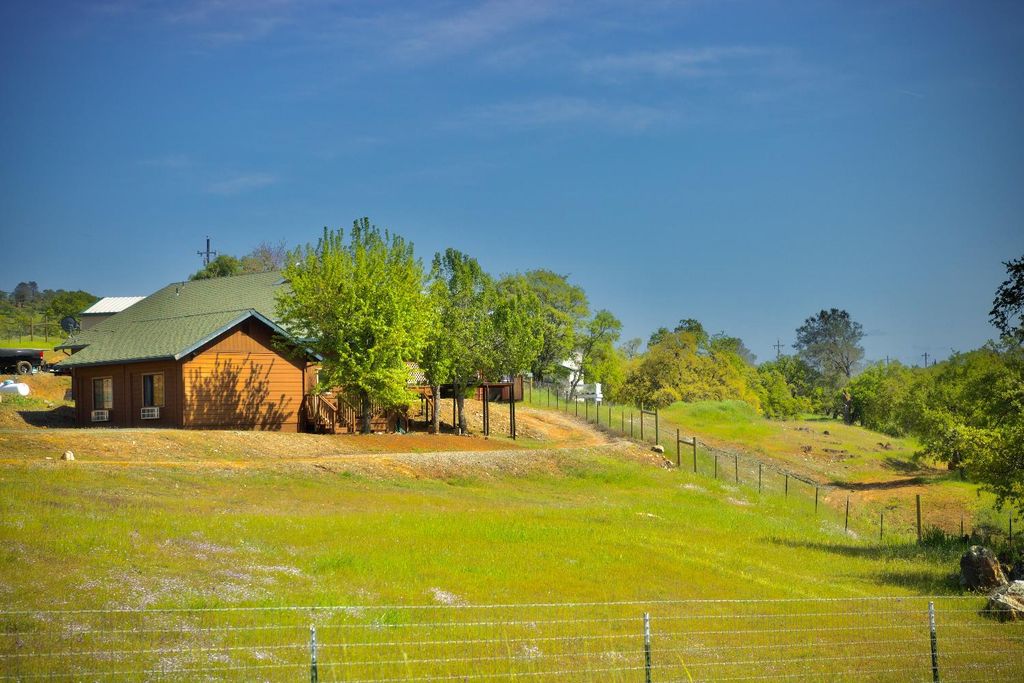 2730 Pepito Dr, La Grange, CA 95329