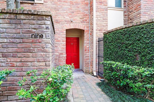 2323 Bering Drive 9, Houston, TX 77057