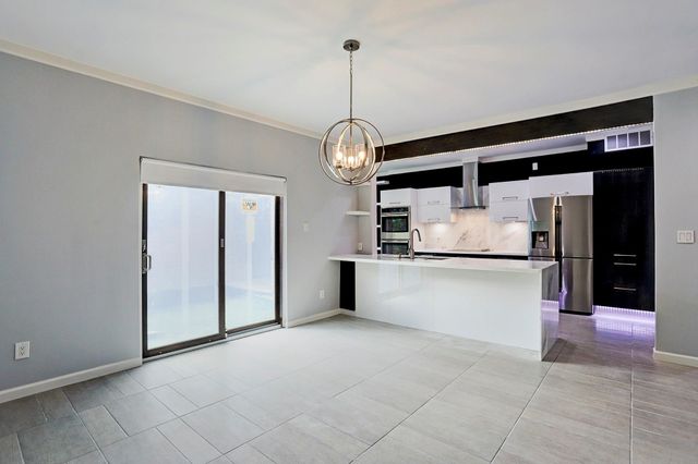 2323 Bering Drive 9, Houston, TX 77057