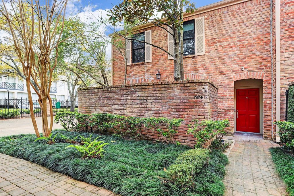 2323 Bering Drive 9, Houston, TX 77057