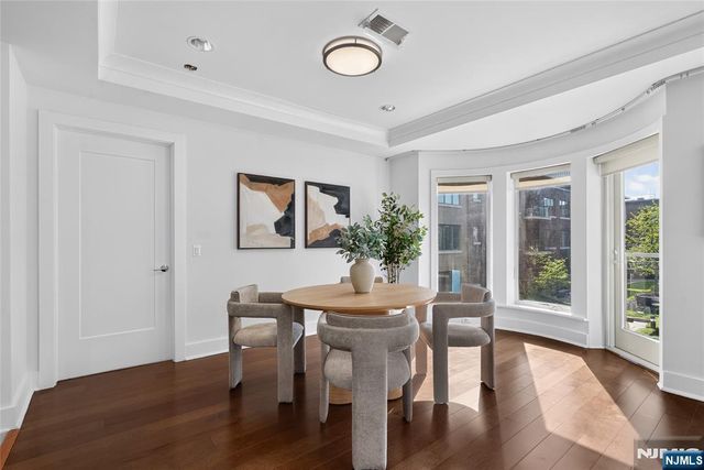 100 Eton Row 302, Weehawken, NJ 07086