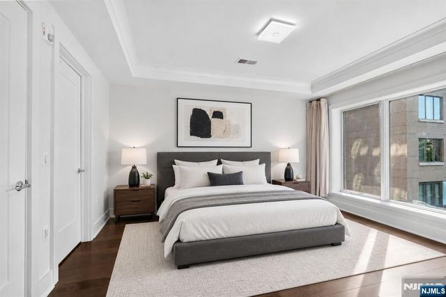 100 Eton Row 302, Weehawken, NJ 07086