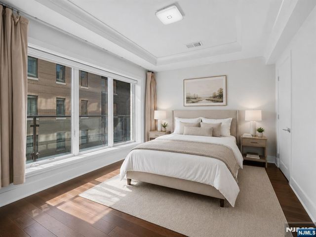 100 Eton Row 302, Weehawken, NJ 07086