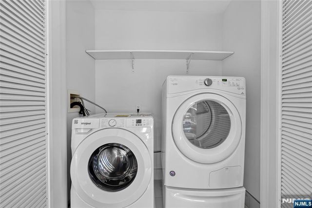 100 Eton Row 302, Weehawken, NJ 07086