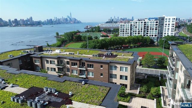 100 Eton Row 302, Weehawken, NJ 07086