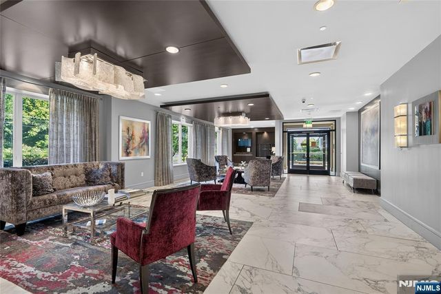 100 Eton Row 302, Weehawken, NJ 07086