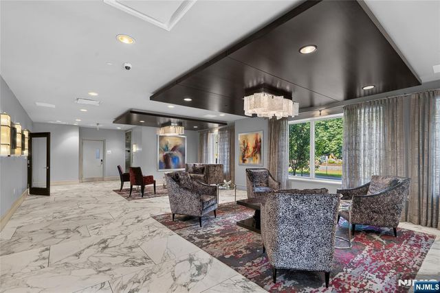 100 Eton Row 302, Weehawken, NJ 07086