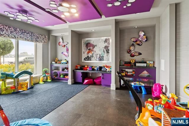 100 Eton Row 302, Weehawken, NJ 07086