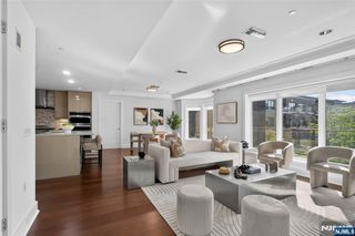 100 Eton Row 302, Weehawken, NJ 07086