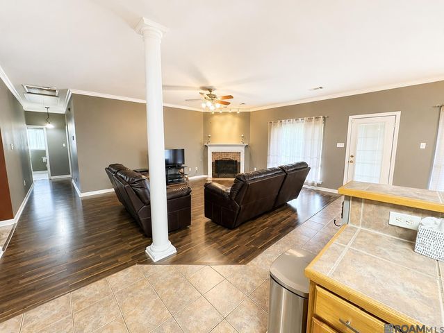 35950 Houmas House Ave, Denham Springs, LA 70706