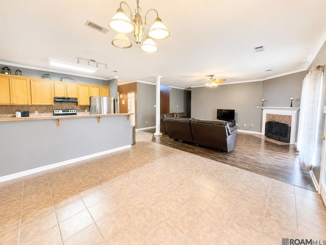 35950 Houmas House Ave, Denham Springs, LA 70706