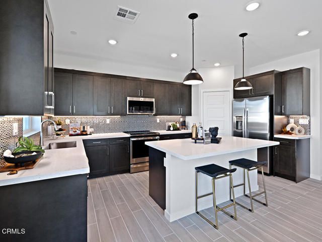 3822 Silvergrass Lane, Piru, CA 93040